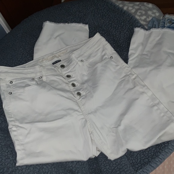 NWOT High Rise Crop Flare Jeans - Picture 6 of 6